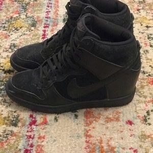 Nike women’s dunk sky high essential casual shoe